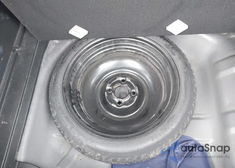 2010 Honda Fit Sport из США, поврежденный, VIN JHMGE8H42AC014342